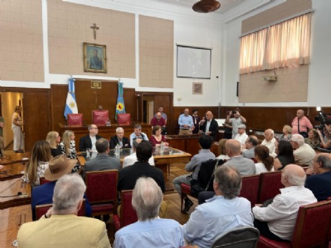 VIDEO | Eduardo Zanoli, la voz del "Sonido", fue reconocido por el Legislativo
