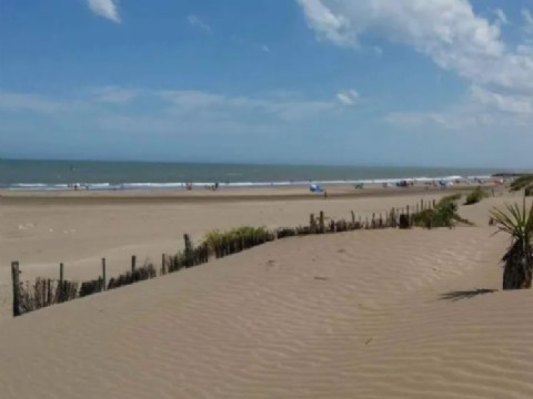 Encontraron un cuerpo desnudo en la playa entre La Caleta y Camet Norte