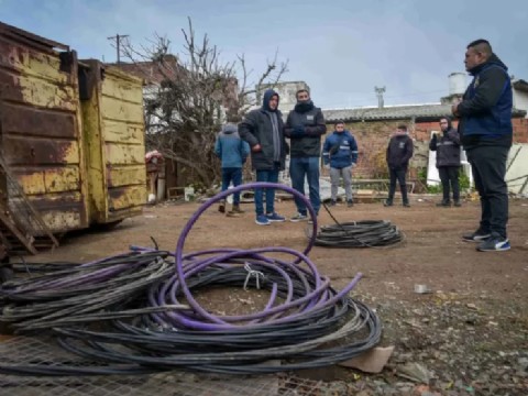 VIDEO | Clausuran dos plantas de reciclado en la ciudad por falta de habilitación y riesgo eléctrico