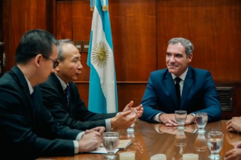 El intendente municipal recibió al embajador de la República Popular China