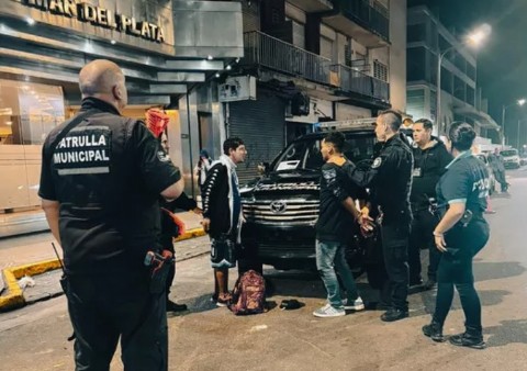VIDEO | Se informó que dos hombres fueron aprehendidos tras amenazas en Rivadavia y Corrientes