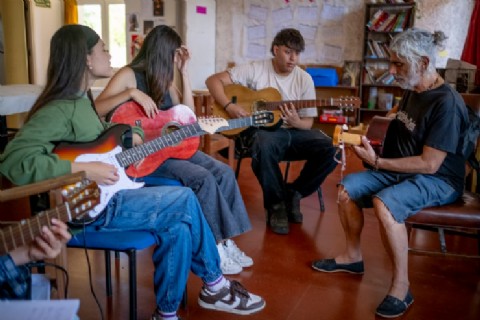 Amplían talleres del programa Envión en distintos barrios