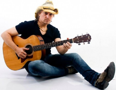 Gabriel Marián se presenta en Abbey Road con un tributo a Rata Blanca