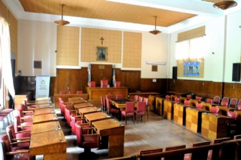 Advierten demoras en habilitaciones y exigen informes a la provincia sobre residencias