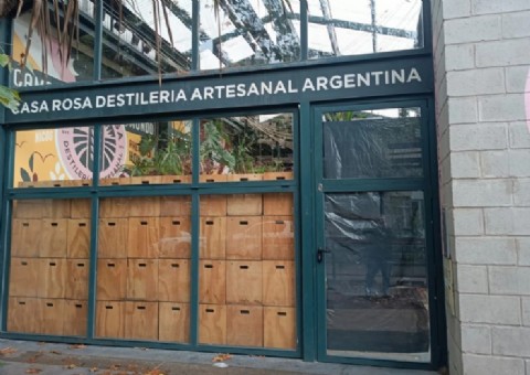 La ciudad perdió 40 hoteles y locales gastronómicos en dos meses y ya hay más de 400 empleos afectados