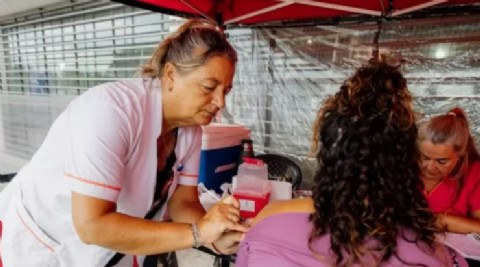 VIDEO | La campaña “Carnaval de Vacunas” recorre barrios durante febrero