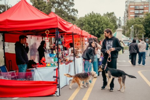 Sabores Sobre Ruedas y Expo Emprendedores en Plaza Mitre