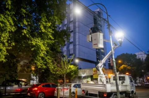VIDEO | Avanzan con el recambio a LED y sumó 175 luminarias en una semana