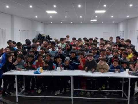 El sueño futbolero de Sierra de los Padres, entre la ilusión barrial y las polémicas