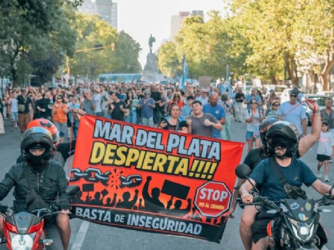 VIDEO | Denuncian a la cúpula policial local por presunta agresión a jubilados que reclamaban mejoras salarial