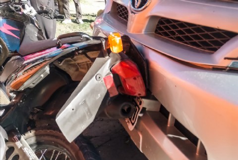 VIDEO | La Patrulla Municipal interceptó a un motociclista que intentó escapar de un control en Plaza San Cayetano