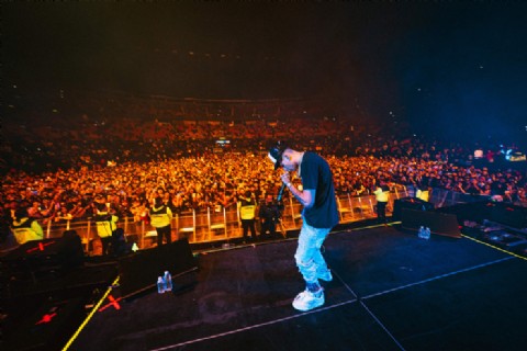 Lucho SSJ se presenta en Brewhouse