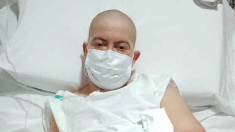 Surgen dudas sobre el manejo de ayudas en el caso de Santiago, el joven con más de 70 cirugías