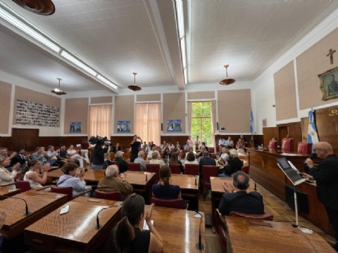 VIDEO | Distinción para 2 periodistas que realizaron una actividad de divulgación académica en la Base Marambio