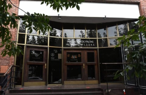 Denuncian maltrato en el Juzgado de Faltas de Garay e Independencia y cuestionan la atención al público