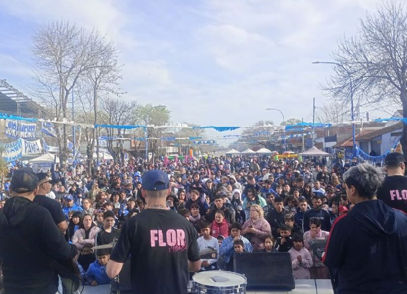 Hinchas de Alvarado celebraron el Día del Niño junto a más de mil chicos de la ciudad