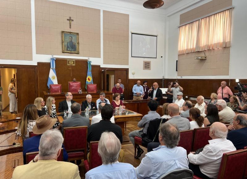 VIDEO | Eduardo Zanoli, la voz del "Sonido", fue reconocido por el Legislativo