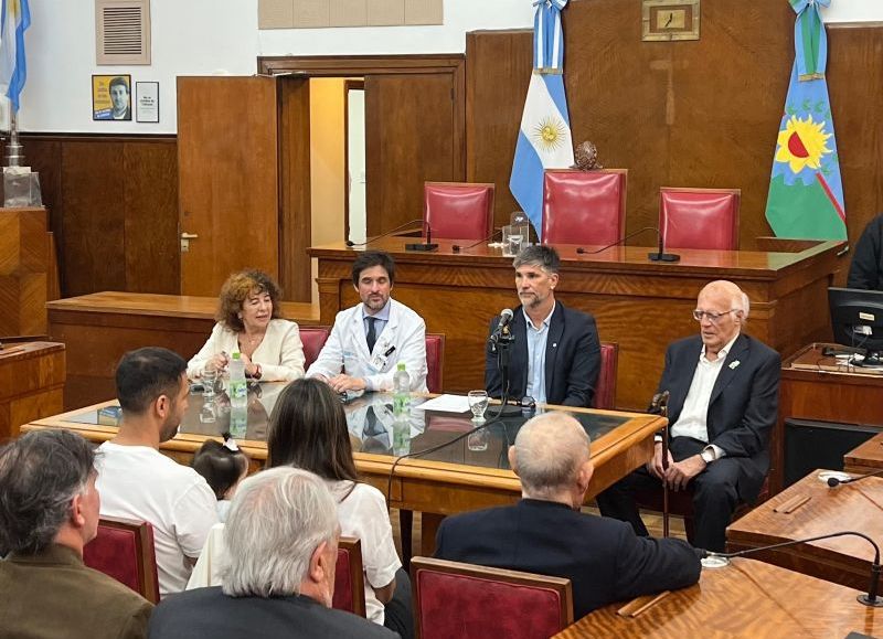 VIDEO | Compromiso y excelencia en medicina: el HCD homenajeó al doctor Fernando Santomil