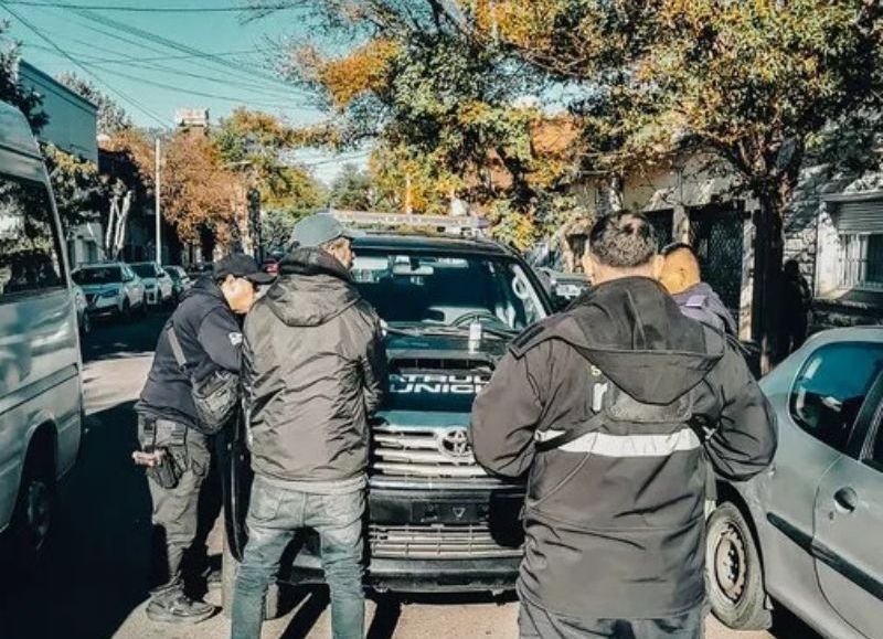 Delincuente fue aprehendido tras generar disturbios y agredir verbalmente al personal en la vía pública