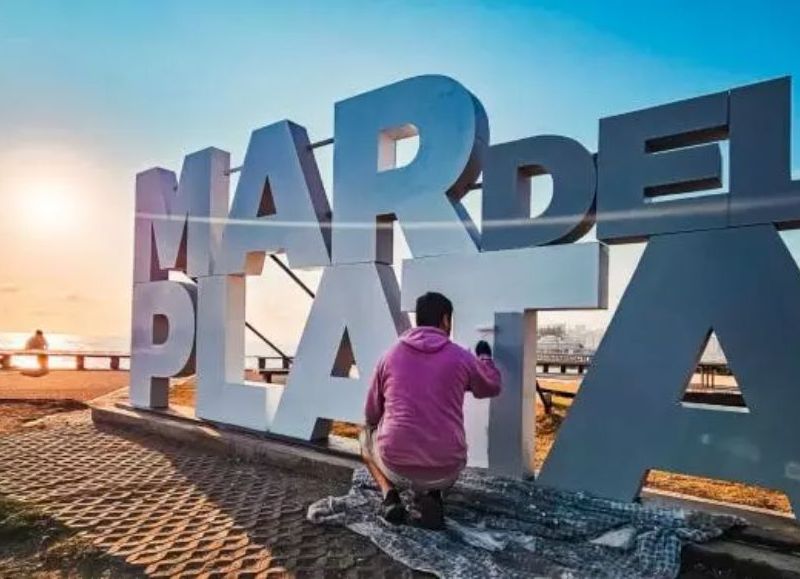 El Municipio finalizó los trabajos de puesta en valor del "Punto Selfie" ubicado en el Paseo de las Américas