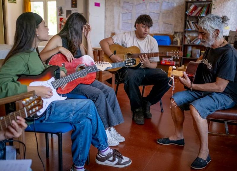 Amplían talleres del programa Envión en distintos barrios