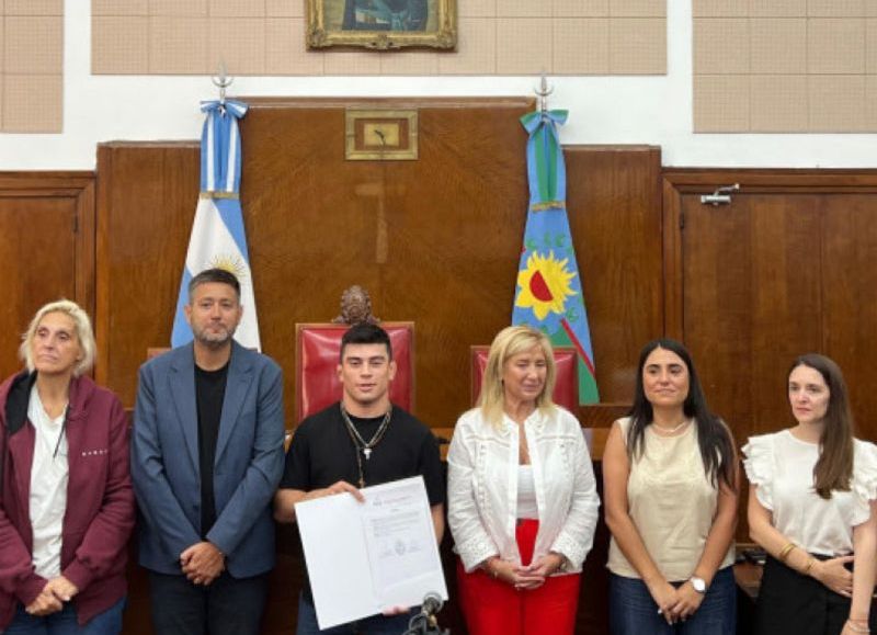 VIDEO | Reconocimiento a Kevin Vallejos, destacado deportista de UFC nacido en Batán