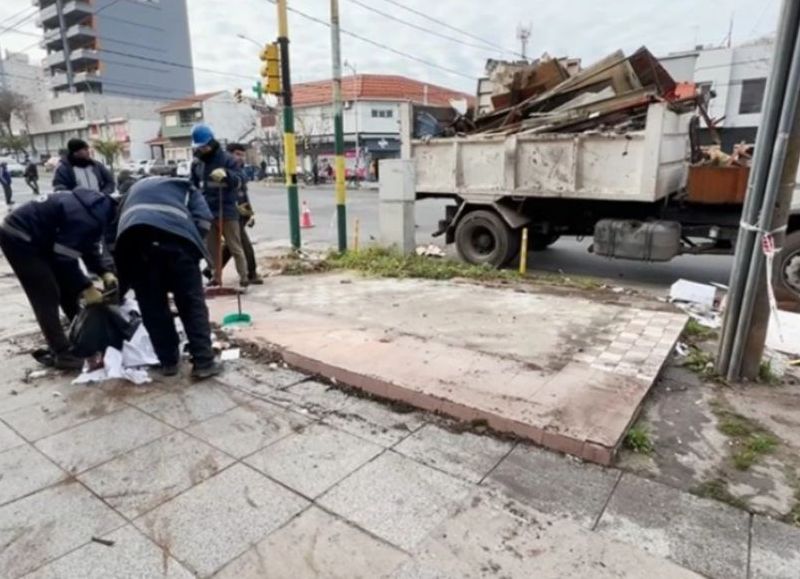 VIDEO | Retiran histórico kiosco en Avenida Edison y 12 de Octubre: ya suman 52 estructuras removidas