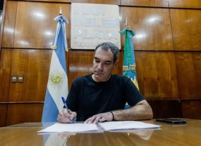 El intendente Agustín Neme firmó convenio con más de 40 sociedades de fomento