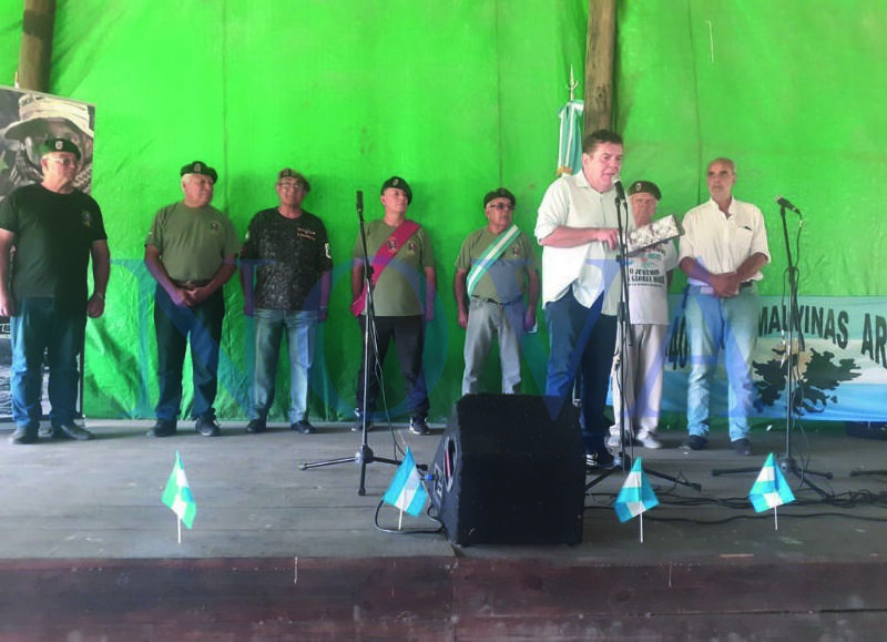 Mar del Plata recibió la Rosa de la Paz de Juan Carlos Pallarols