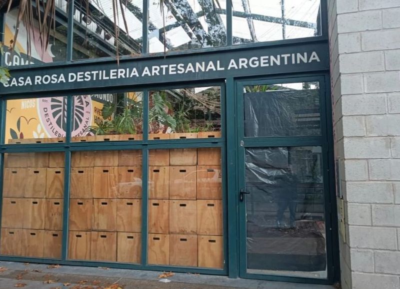 La ciudad perdió 40 hoteles y locales gastronómicos en dos meses y ya hay más de 400 empleos afectados