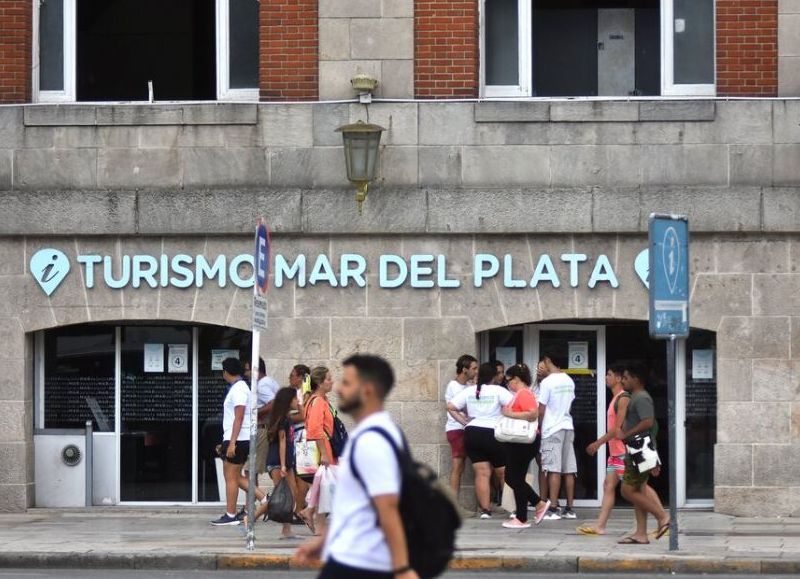 Contratos millonarios del EMTURYC generan polémica en plena transición