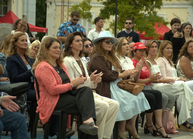 VIDEO | Se realizó el acto central por el Día Internacional de la Mujer en la Plaza del Agua