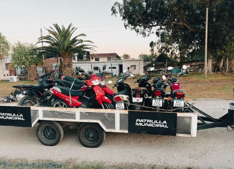 VIDEO | Intentó sobornar a agentes municipales para evitar el secuestro de su moto y terminó aprehendido