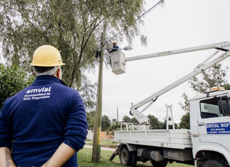 Se instalaron más de 200 luminarias LED reutilizando artefactos en distintas zonas de la ciudad
