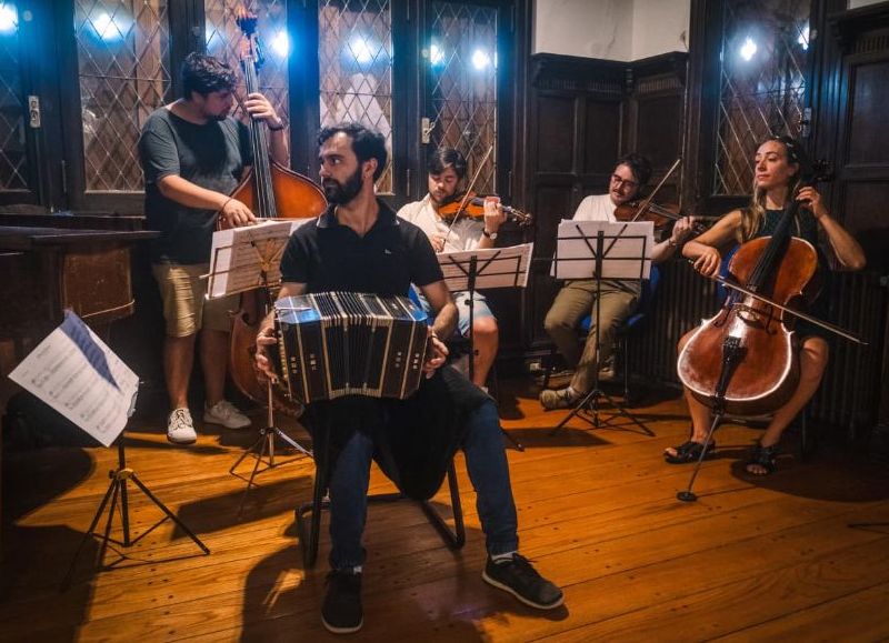 La ciudad celebra un nuevo aniversario del nacimiento de Mariano Mores con charlas y música en vivo
