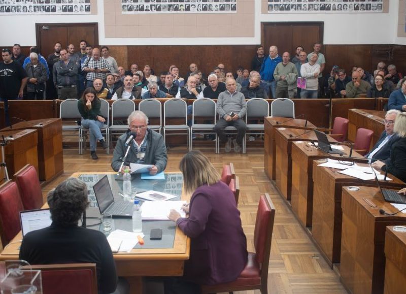 VIDEO | Encabezaron una reunión con 9 expedientes y centró la discusión en taxis, remises y apps