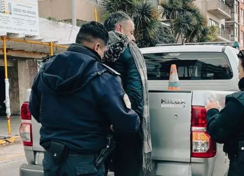 Delincuente del espacio público intentó escapar de un control, agredió al personal y terminó aprehendido