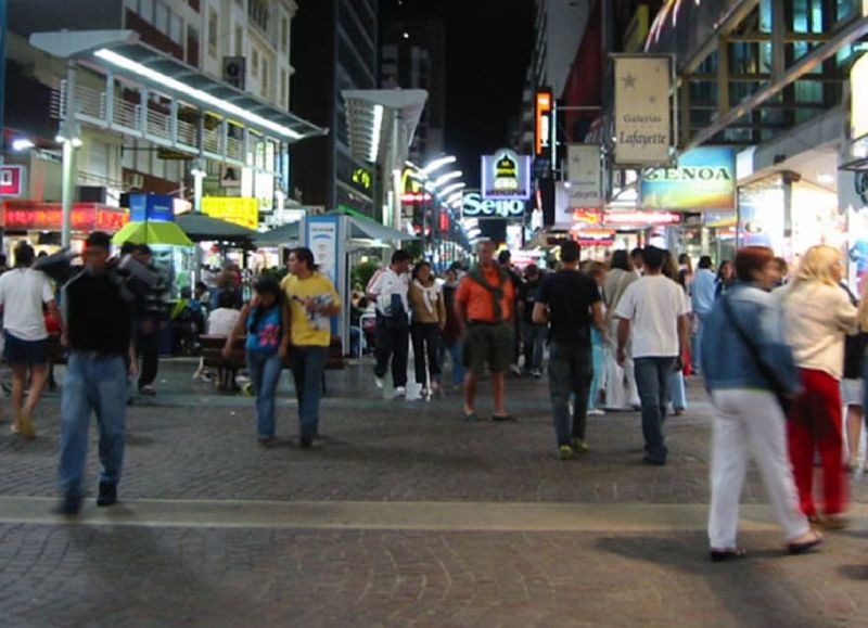 El fin de semana largo superó las expectativas de más de la mitad de los comerciantes