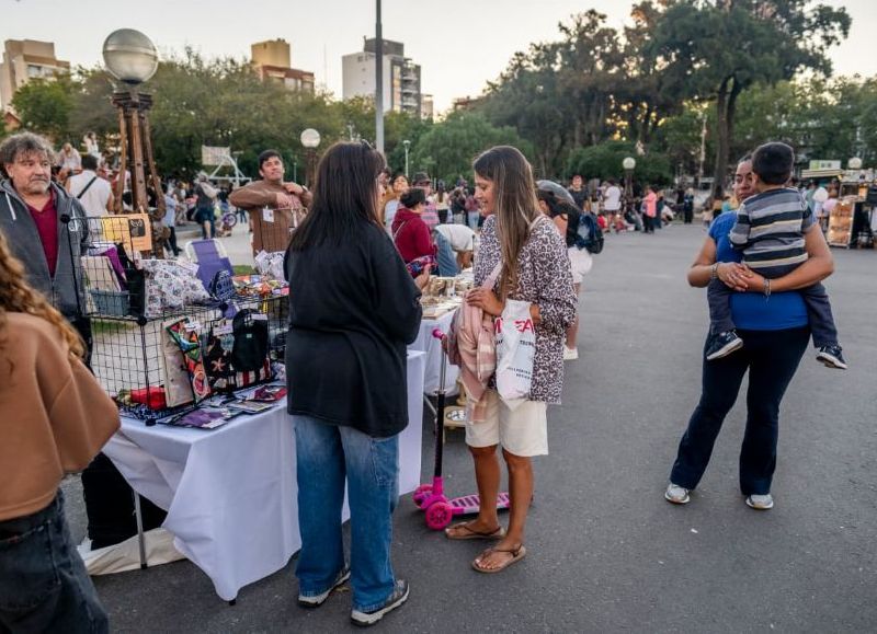 VIDEO | Más de 3 mil personas pasaron por Sabores Sobre Ruedas y la Expo Emprendedores en Plaza Mitre