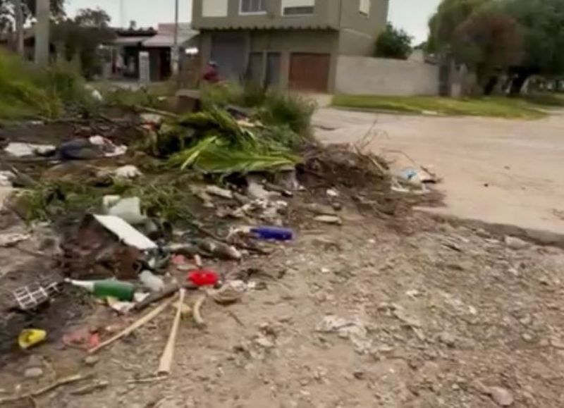 VIDEO | Calles deterioradas y espacios públicos abandonados: reclaman obras distintos puntos de la ciudad