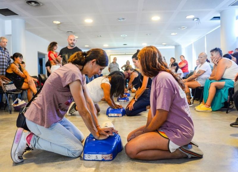 Continúan las capacitaciones gratuitas en RCP a través del programa Reanimemos