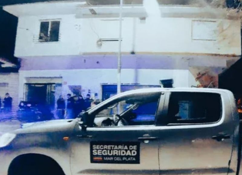 Intentó escapar de un operativo, se metió en una casa ajena y terminó detenido con droga