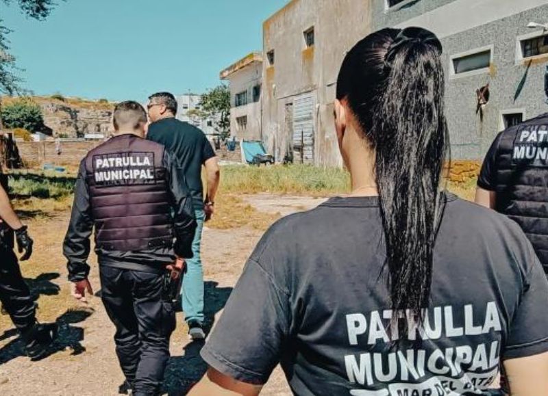 Desalojo y recuperación del espacio público en distintos puntos de la ciudad