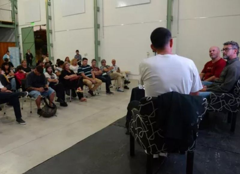 Realizarán un taller para familias sobre el uso seguro de redes sociales en adolescentes