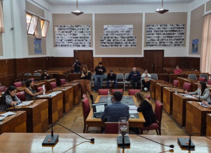 Deportes: pedido de comunicación por el Minella