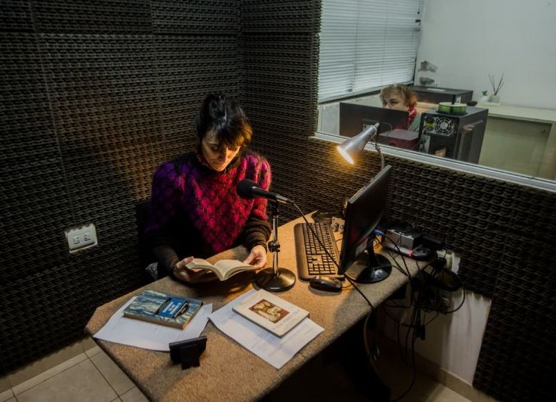 Yoga, literatura y braille: nuevas actividades inclusivas en la Biblioteca Parlante